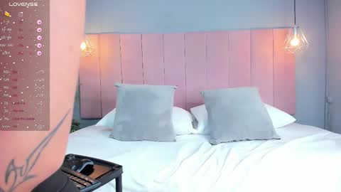 A R I A L  online show from 25, 9, 2025