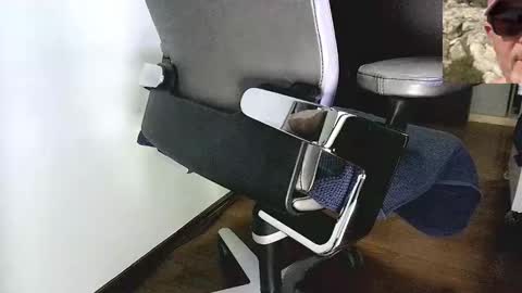 Aaron online show from 5, 3, 2025