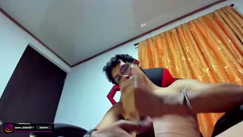 Snapshot of aaron_blake08 chatting on 4, 3, 2026 Aaron Blake08 online show from 4, 3, 2026