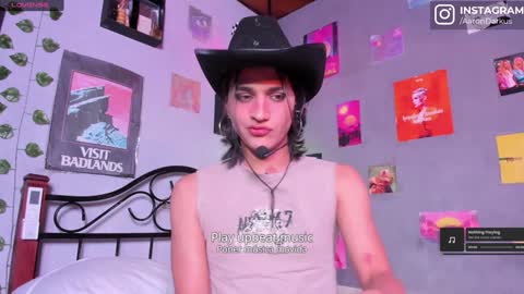 Snapshot of aaron_darkus chatting on 8, 1, 2025 Aaron online show from 8, 1, 2025