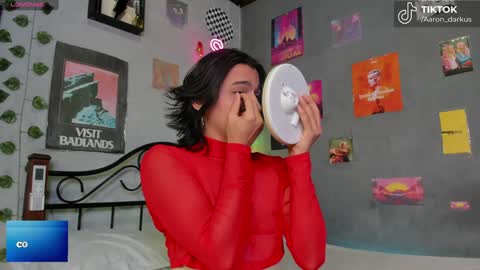 Snapshot of aaron_darkus chatting on 19, 1, 2025 Aaron online show from 19, 1, 2025