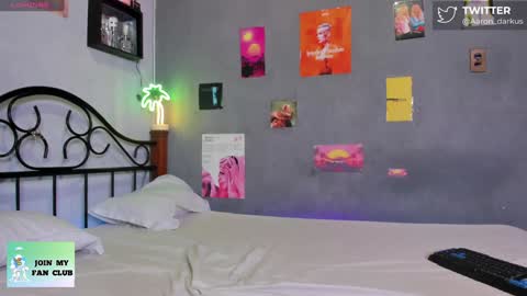 Snapshot of aaron_darkus chatting on 28, 1, 2025 Aaron online show from 28, 1, 2025