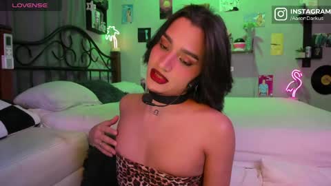 Snapshot of aaron_darkus chatting on 18, 5, 2026 Aaron online show from 18, 5, 2026
