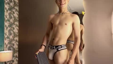 Aaron Ezequiel online show from 18, 10, 2025