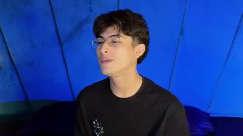 Aaron Ezequiel online show from 25, 10, 2025