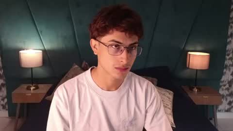 Snapshot of aaron_eze chatting on 25, 6, 2026 Aaron Ezequiel online show from 25, 6, 2026