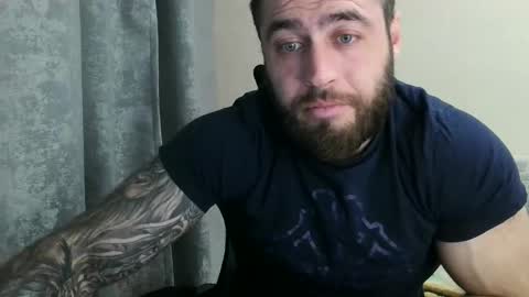 Snapshot of aaron_royal chatting on 22, 4, 2026 Davin tayl online show from 22, 4, 2026