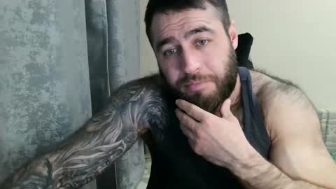 Snapshot of aaron_royal chatting on 23, 4, 2026 Davin tayl online show from 23, 4, 2026
