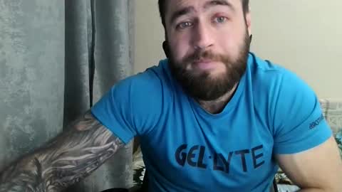 Snapshot of aaron_royal chatting on 28, 4, 2026 Davin tayl online show from 28, 4, 2026
