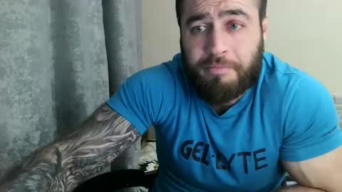 Snapshot of aaron_royal chatting on 29, 4, 2026 Davin tayl online show from 29, 4, 2026