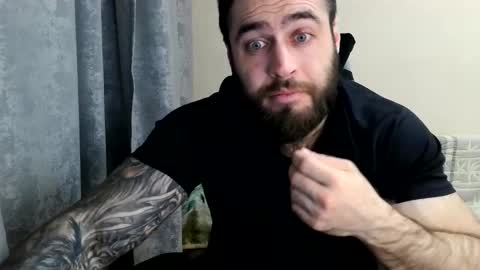Snapshot of aaron_royal chatting on 30, 4, 2026 Davin tayl online show from 30, 4, 2026