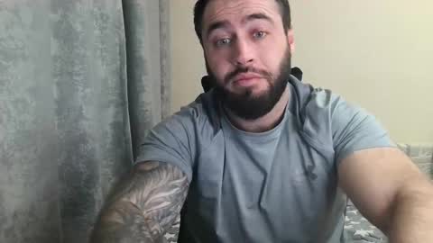 Snapshot of aaron_royal chatting on 10, 5, 2026 Davin tayl online show from 10, 5, 2026