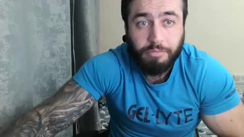 Snapshot of aaron_royal chatting on 29, 5, 2026 Davin tayl online show from 29, 5, 2026