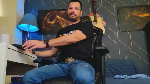 Aaron online show from 18, 10, 2025