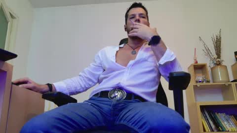 Aaron online show from 10, 4, 2026