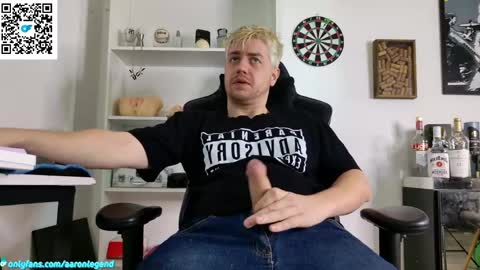 Snapshot of aaronlegend chatting on 11, 4, 2026 Aaron online show from 11, 4, 2026