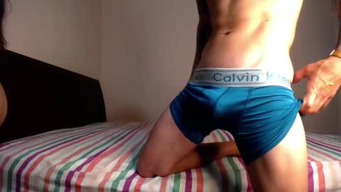 Snapshot of aaronyperla chatting on 15, 12, 2025 Aaron y Perla online show from 15, 12, 2025