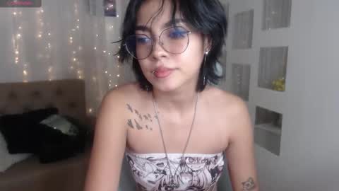 Snapshot of abbiross chatting on 12, 3, 2025 Abbi online show from 12, 3, 2025