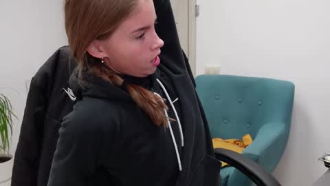 ABBY LAKER online show from 6, 1, 2025