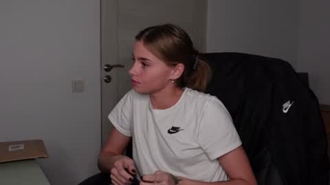 ABBY LAKER online show from 9, 1, 2025