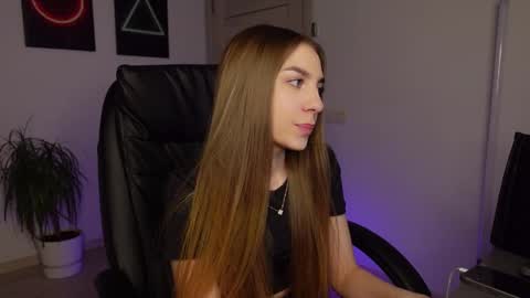 ABBY LAKER online show from 25, 2, 2025