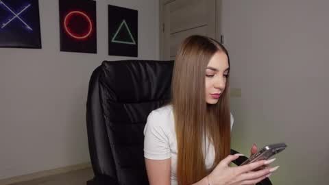 ABBY LAKER online show from 2, 3, 2025