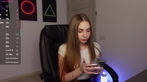 ABBY LAKER online show from 4, 3, 2025