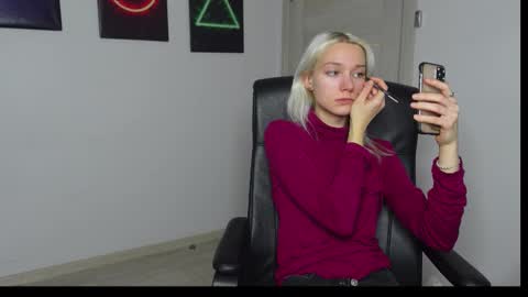 ABBY LAKER online show from 15, 10, 2025