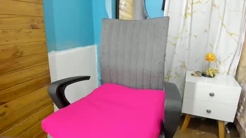 Snapshot of abbyhowlland chatting on 31, 10, 2025 sara online show from 31, 10, 2025