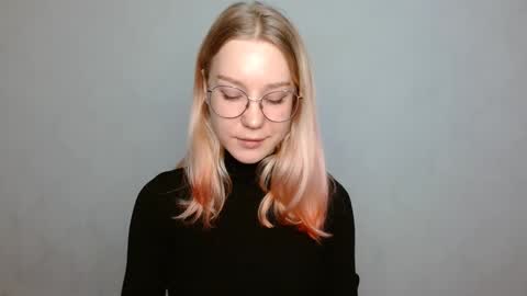 Snapshot of abbymoore__ chatting on 7, 1, 2025 Abby Lovense is active online show from 7, 1, 2025