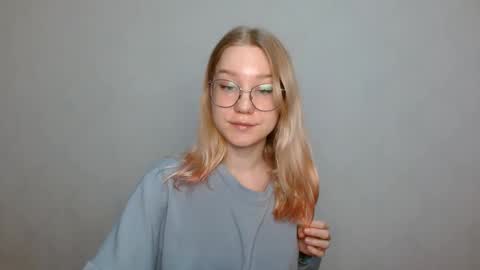 Snapshot of abbymoore__ chatting on 31, 1, 2025 Abby Lovense is active online show from 31, 1, 2025