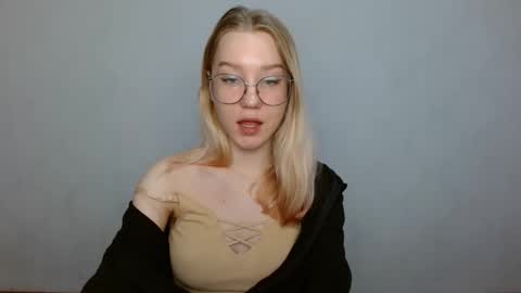 Snapshot of abbymoore__ chatting on 9, 2, 2025 Abby Lovense is active online show from 9, 2, 2025