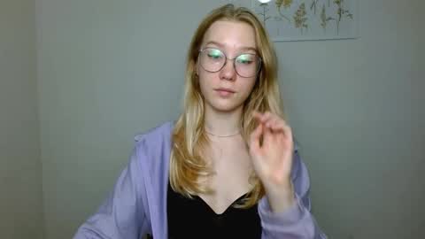 Snapshot of abbymoore__ chatting on 7, 10, 2025 Abby Lovense is active online show from 7, 10, 2025