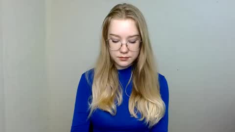 Abby Lovense is active online show from 3, 5, 2026