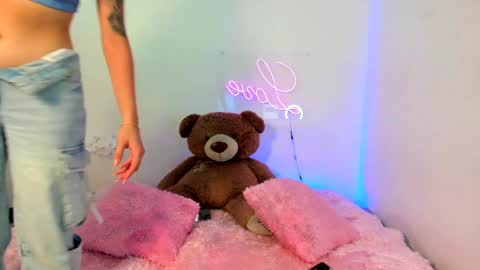 Snapshot of abellaconnor chatting on 14, 1, 2025 Abella and Kendra online show from 14, 1, 2025