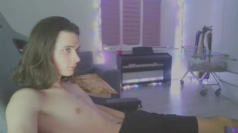 hi  cum in pvt noi extra tip online show from 8, 2, 2025