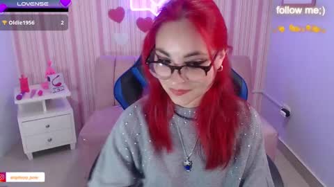 abril_ch_ online show from 10, 3, 2025