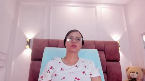 Abril jones online show from 30, 12, 2024