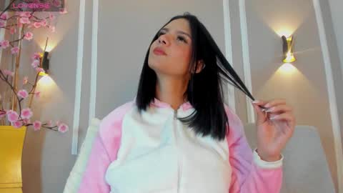 Abril jones online show from 13, 11, 2025