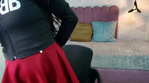 ABRIL MATTHEWS online show from 11, 1, 2025