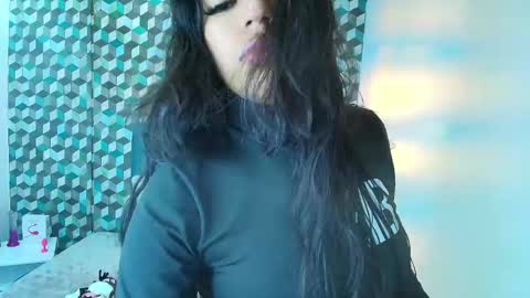 ABRIL MATTHEWS online show from 5, 2, 2025