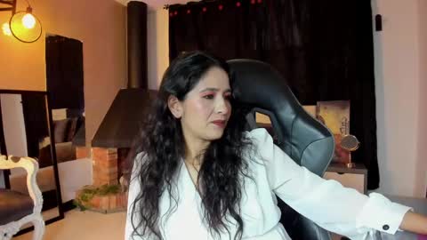 Abril online show from 7, 5, 2026