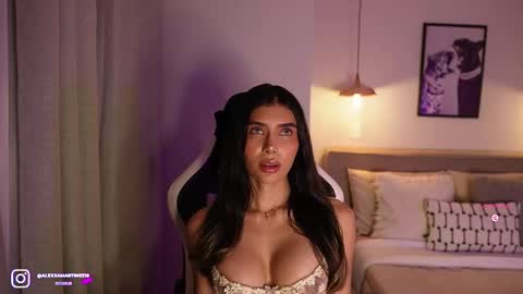 Snapshot of abril_w18 chatting on 29, 3, 2026 My name is Alexa. Please say hello I like to chat with you. If you have requests please use tip online show from 29, 3, 2026