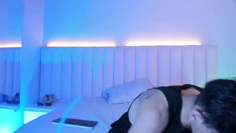 Abril and Julian online show from 9, 6, 2026
