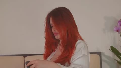 Abril Colls online show from 16, 2, 2026