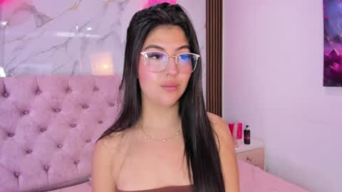 Snapshot of abrilquintana chatting on 22, 4, 2026 Abril online show from 22, 4, 2026