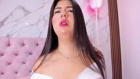 Snapshot of abrilquintana chatting on 7, 5, 2026 Abril online show from 7, 5, 2026