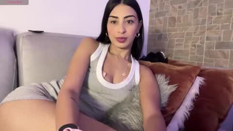 abrilsantosxo online show from 14, 1, 2026