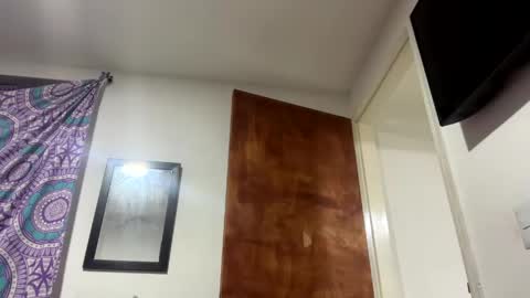 abrilsantosxo online show from 11, 5, 2026