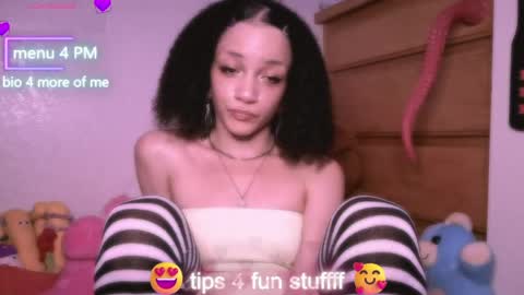 Snapshot of abruisedpeach chatting on 6, 5, 2026 Peach online show from 6, 5, 2026